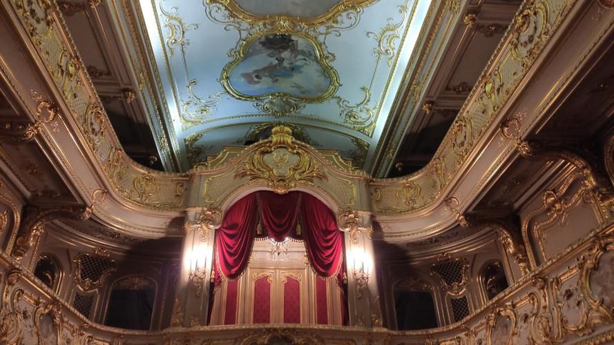 Петербург встречает Новый год: сказка, музыка и шампанское 6 дней