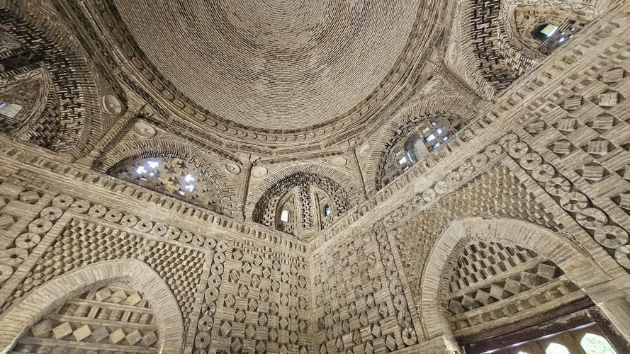 Путь сокровищ: от руин Афрасиаба — к тайнам Согдийских пещер