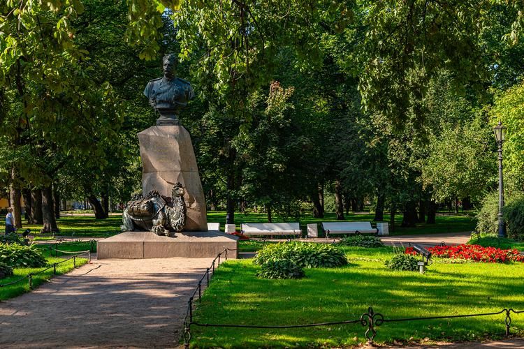 Автобус| Белые ночи, где каждый шаг — это вдох в сон