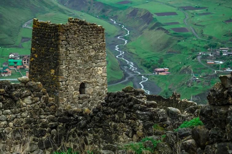 От Эльбруса до Ведучи: путь сквозь снег и ледники