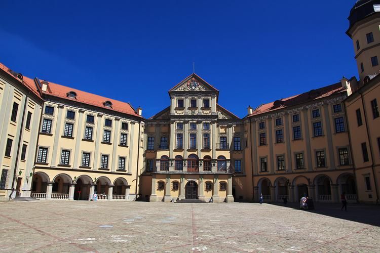 Мирские замки, которые помнят