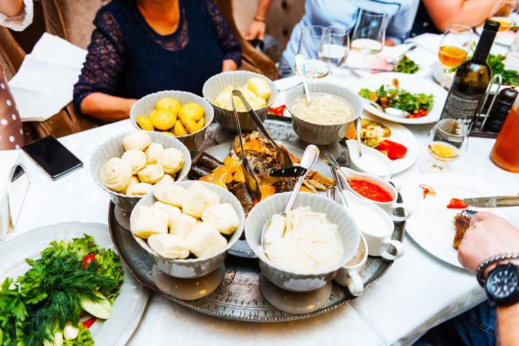 Царь ушёл. Но его тень всё ещё гуляет по Екатеринбургу — и хочет, чтобы ты её заметил