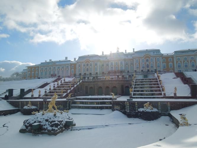Петербург встречает Новый год: сказка, музыка и шампанское 5 дней