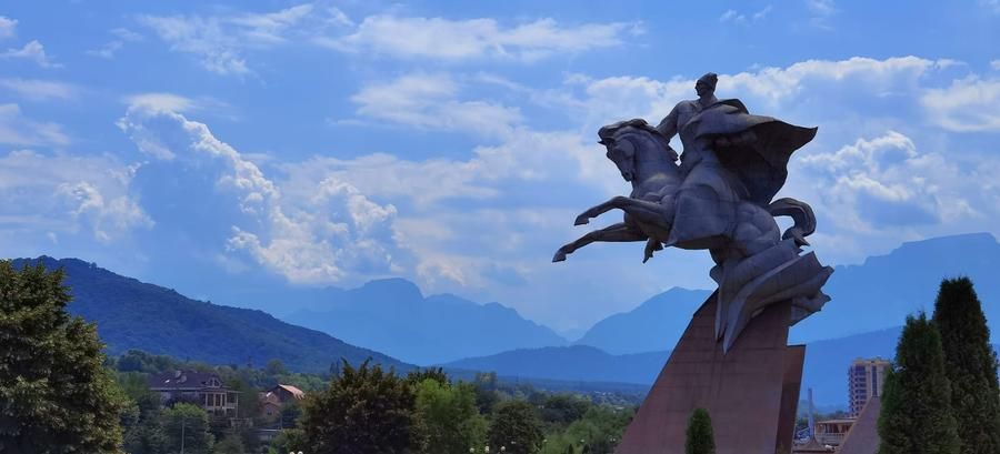 Новогодние чудеса Кавказа: русская зима в атмосфере Кавказа