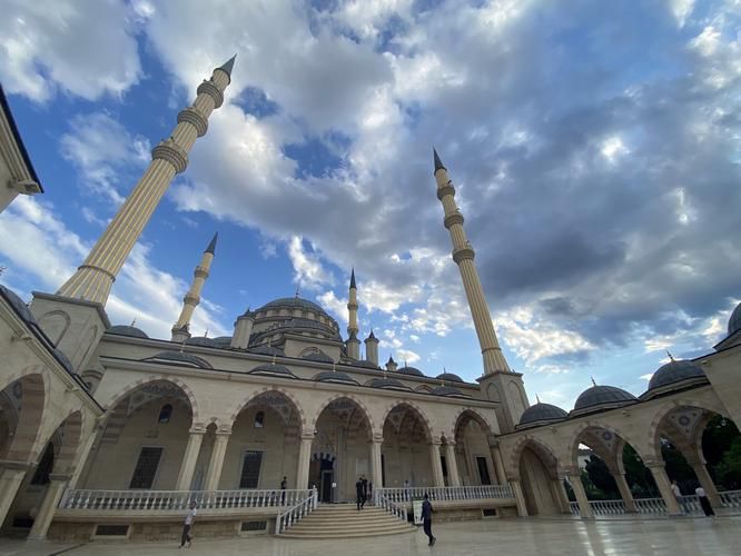 В гости на Кавказ — где каждый камень помнит историю, а воздух пахнет свободой